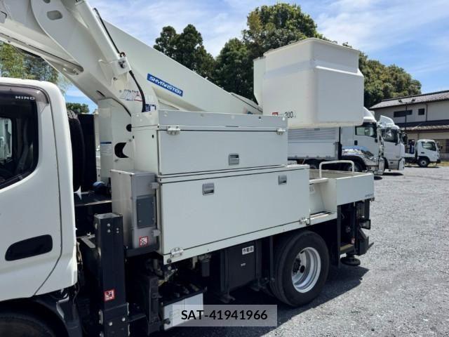 Hino DUTRO 2018-01 8229678-7