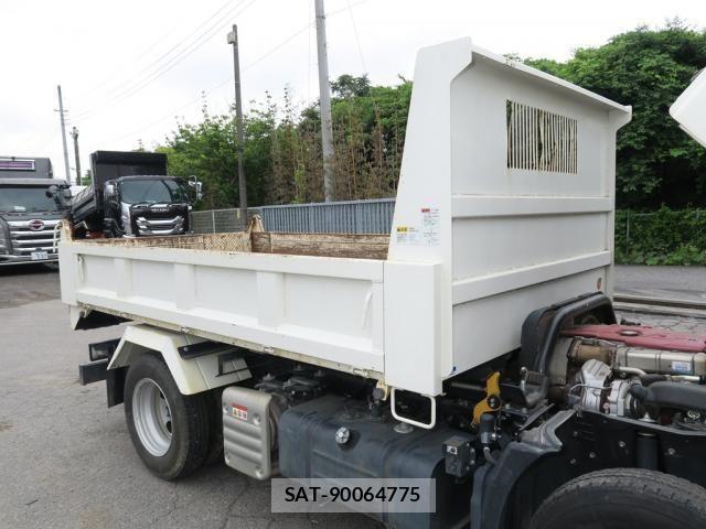 Hino DUTRO 2024-03 8229619-15