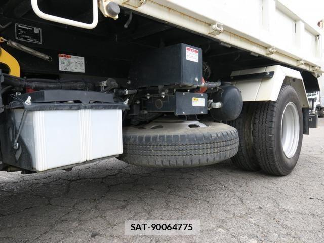 Hino DUTRO 2024-03 8229619-18