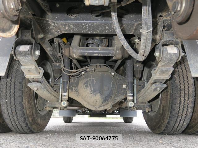 Hino DUTRO 2024-03 8229619-22