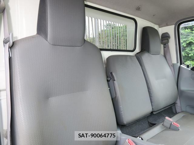 Hino DUTRO 2024-03 8229619-28