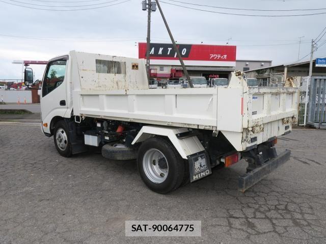 Hino DUTRO 2024-03 8229619-4
