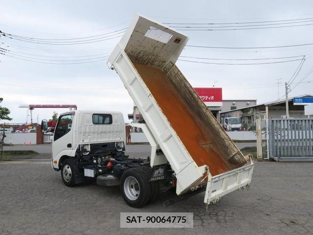 Hino DUTRO 2024-03 8229619-8