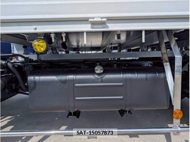 Hino DUTRO 2023-07 8229609-23