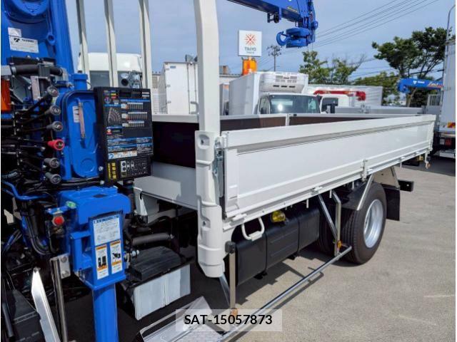Hino DUTRO 2023-07 8229609-8
