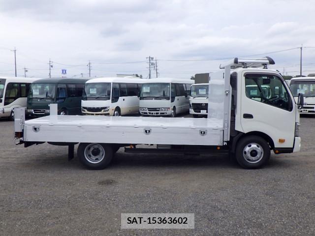 Hino DUTRO 2020-09 8229654-23
