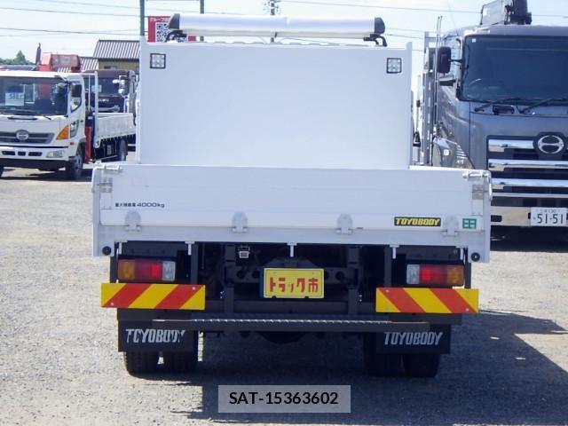 Hino DUTRO 2020-09 8229654-5