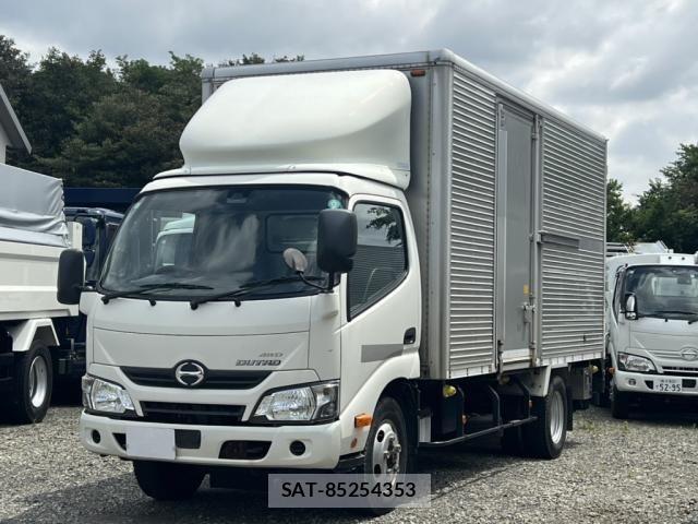 Hino DUTRO 2017-12 8229668-0