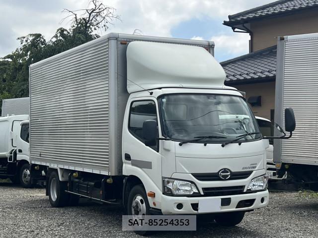 Hino DUTRO 2017-12 8229668-1