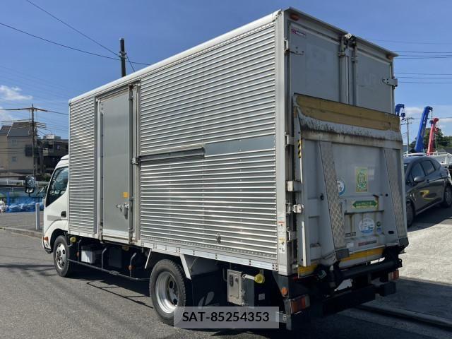 Hino DUTRO 2017-12 8229668-3