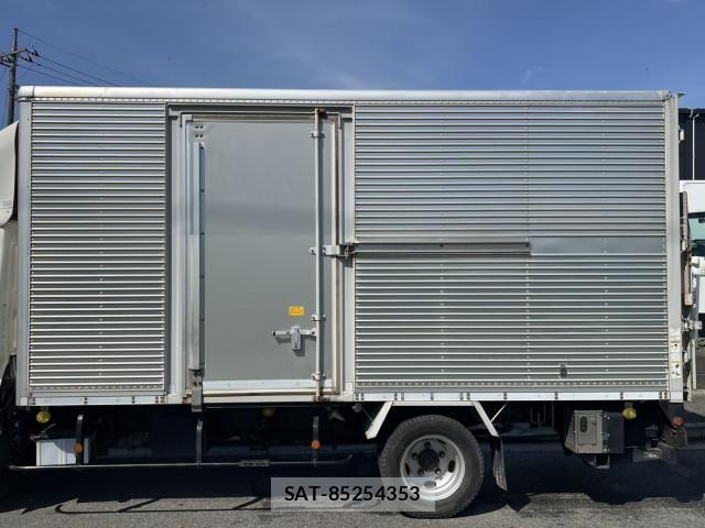 Hino DUTRO 2017-12 8229668-6