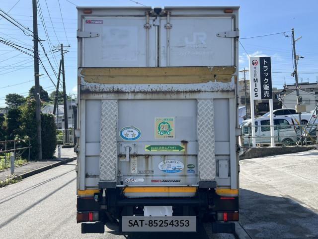 Hino DUTRO 2017-12 8229668-7