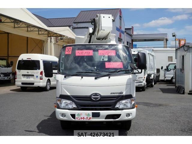 Hino DUTRO 2018-02 8229682-1