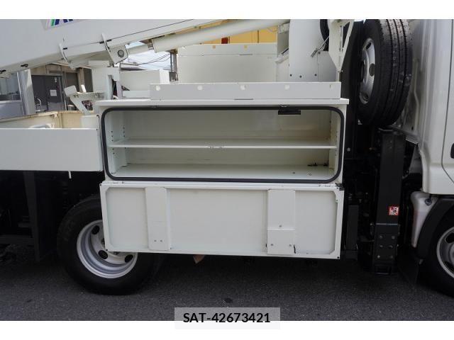 Hino DUTRO 2018-02 8229682-22