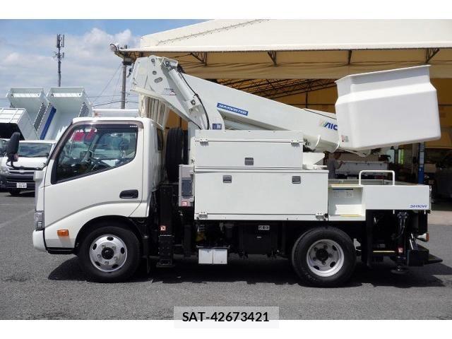 Hino DUTRO 2018-02 8229682-2