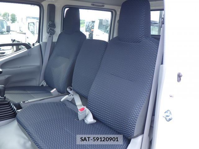 Hino DUTRO 2025-12 8229630-10