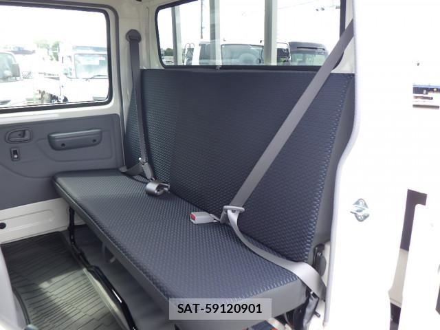Hino DUTRO 2025-12 8229630-11