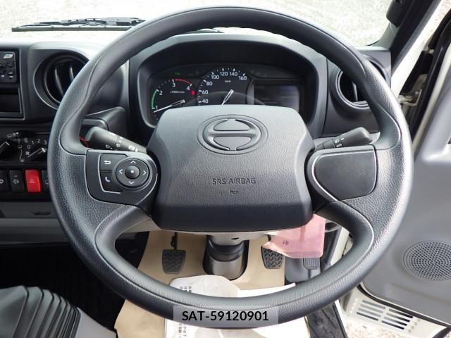 Hino DUTRO 2025-12 8229630-13