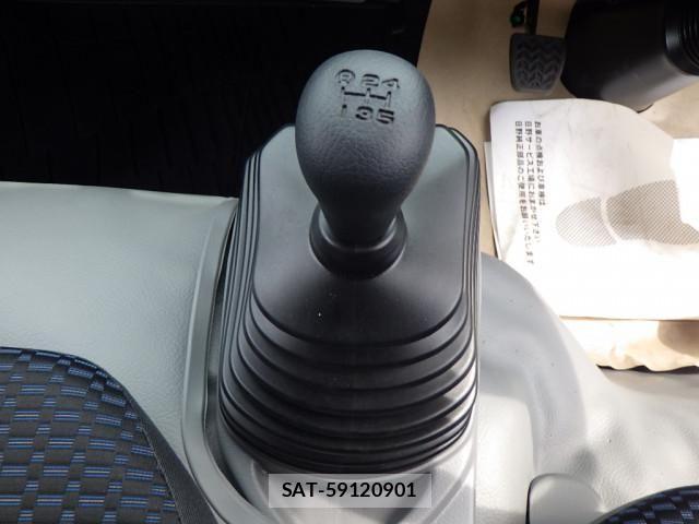 Hino DUTRO 2025-12 8229630-14
