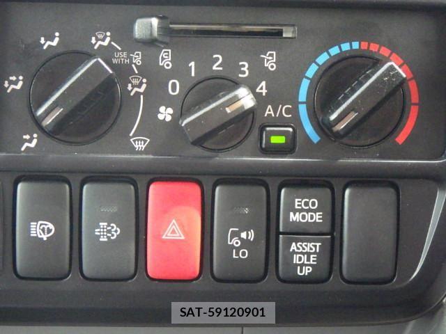 Hino DUTRO 2025-12 8229630-16