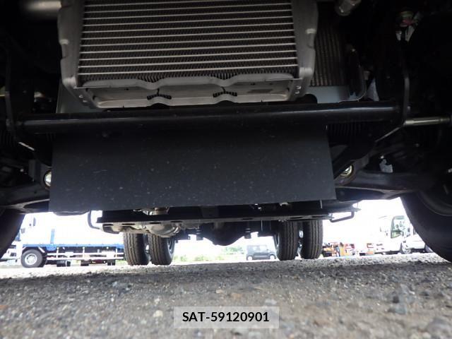 Hino DUTRO 2025-12 8229630-20
