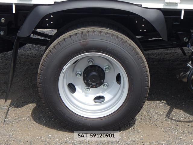 Hino DUTRO 2025-12 8229630-25