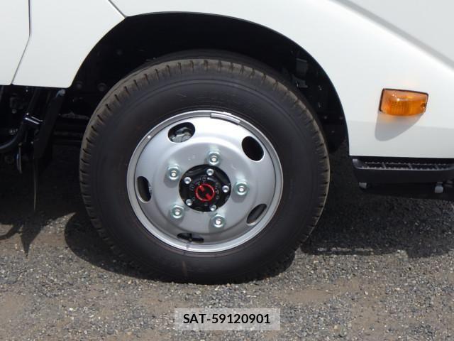 Hino DUTRO 2025-12 8229630-26
