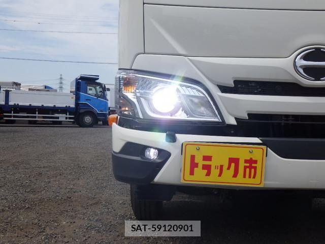 Hino DUTRO 2025-12 8229630-2