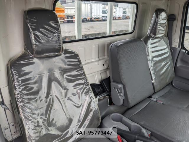 Hino DUTRO 2019-05 8229675-9