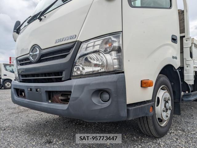 Hino DUTRO 2019-05 8229675-12