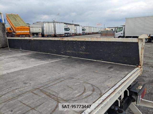 Hino DUTRO 2019-05 8229675-23