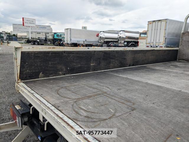 Hino DUTRO 2019-05 8229675-24