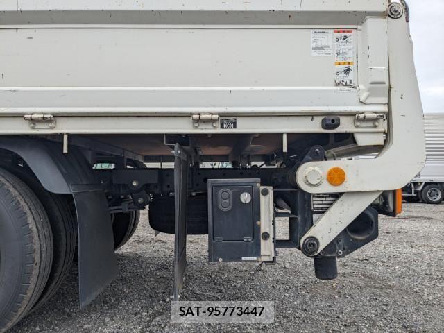 Hino DUTRO 2019-05 8229675-25