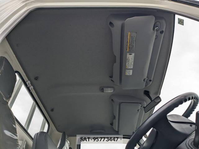 Hino DUTRO 2019-05 8229675-8
