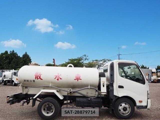 Hino DUTRO 2014-06 8229696-5