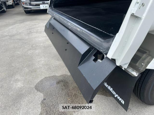 Hino DUTRO 2024-08 8229590-11