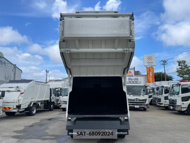 Hino DUTRO 2024-08 8229590-12