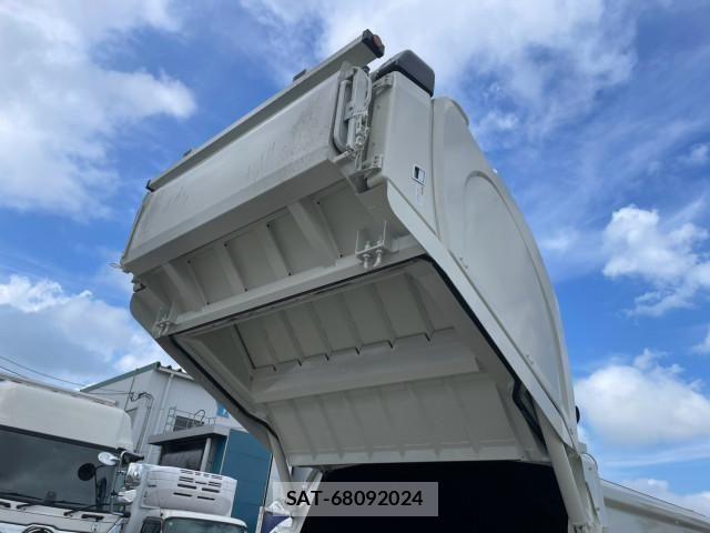 Hino DUTRO 2024-08 8229590-14