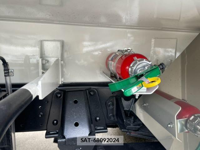 Hino DUTRO 2024-08 8229590-17