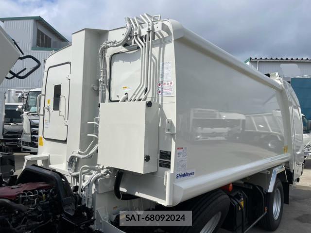Hino DUTRO 2024-08 8229590-19