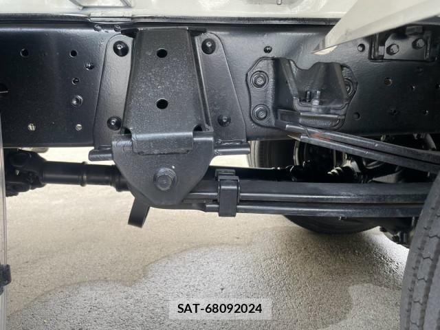 Hino DUTRO 2024-08 8229590-23