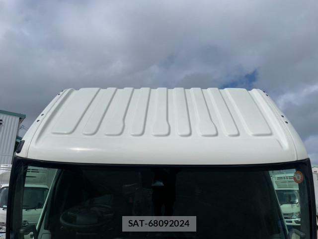 Hino DUTRO 2024-08 8229590-26