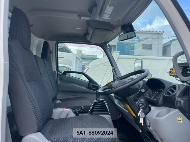 Hino DUTRO 2024-08 8229590-27