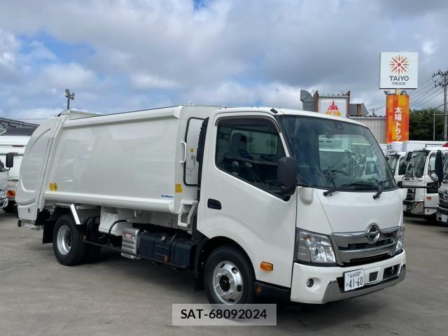 Hino DUTRO 2024-08 8229590-2