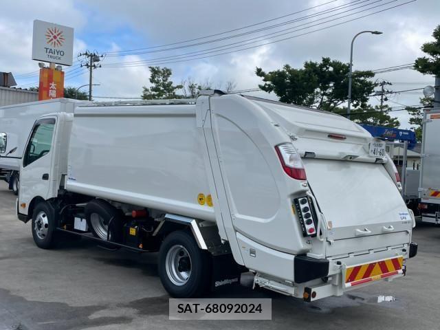 Hino DUTRO 2024-08 8229590-5