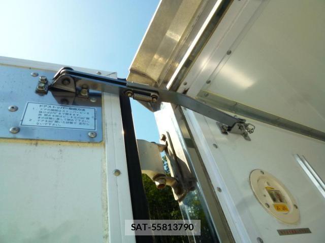 Hino DUTRO 2020-04 8229667-11