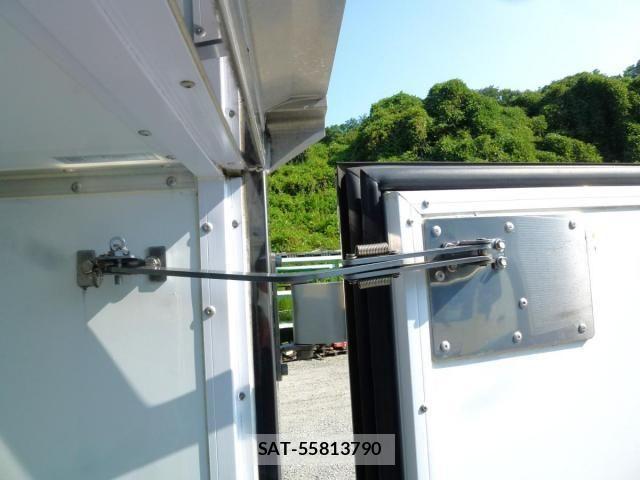 Hino DUTRO 2020-04 8229667-12