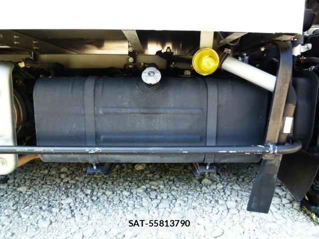 Hino DUTRO 2020-04 8229667-24
