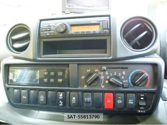 Hino DUTRO 2020-04 8229667-26