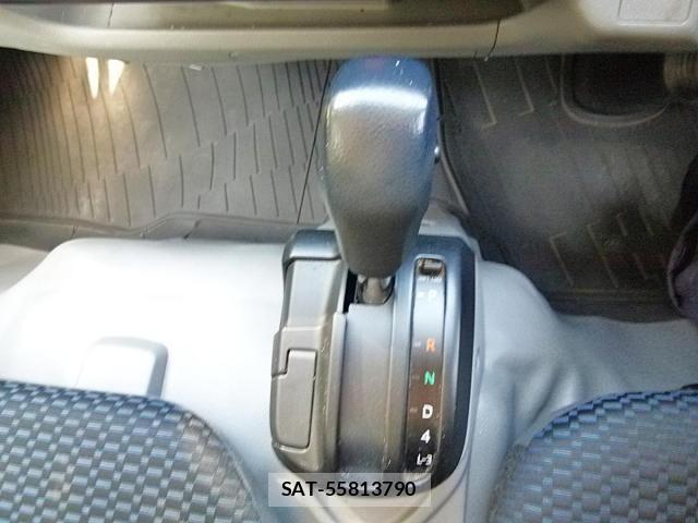 Hino DUTRO 2020-04 8229667-28